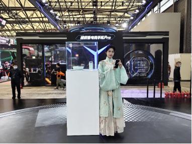 魅族联手晓芳窑参展 China Joy，展台却遇尴尬